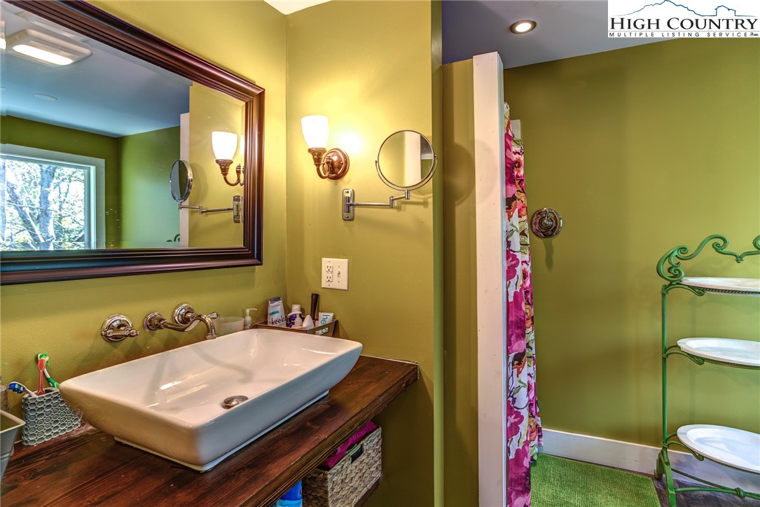 984 7 Oaks Road Boone, NC 28607 - Photo 18 of 36 Gallery Image 18
