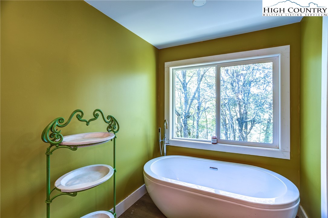 984 7 Oaks Road Boone, NC 28607 - Photo 19 of 36 Gallery Image 19