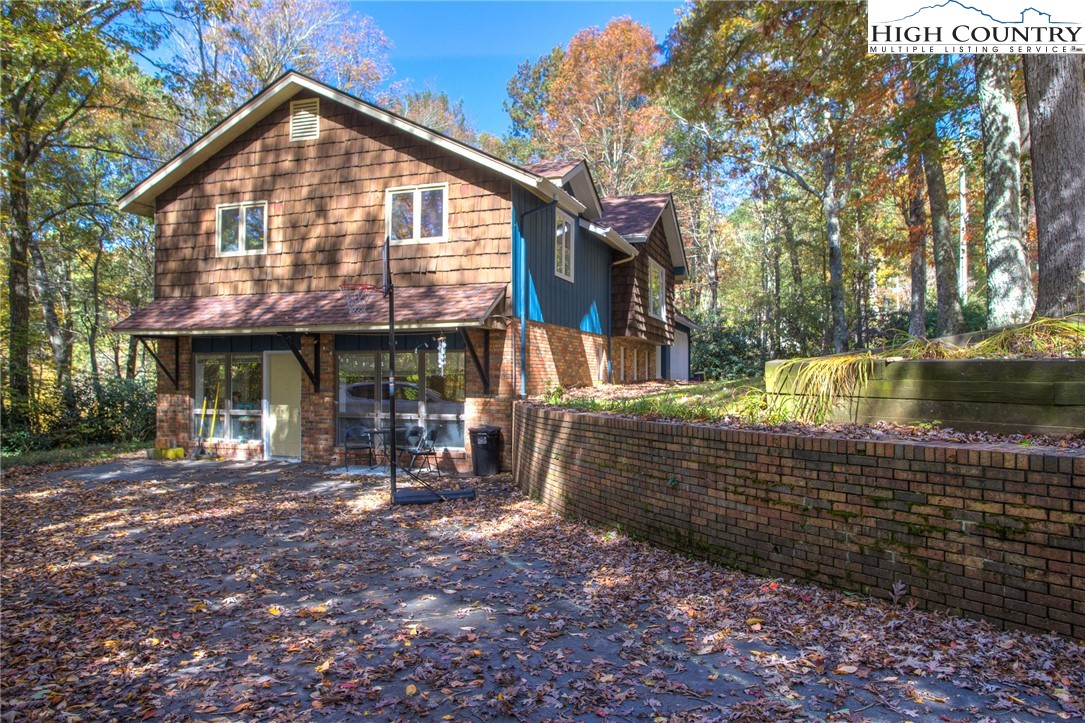984 7 Oaks Road Boone, NC 28607 - Photo 32 of 36 Gallery Image 32