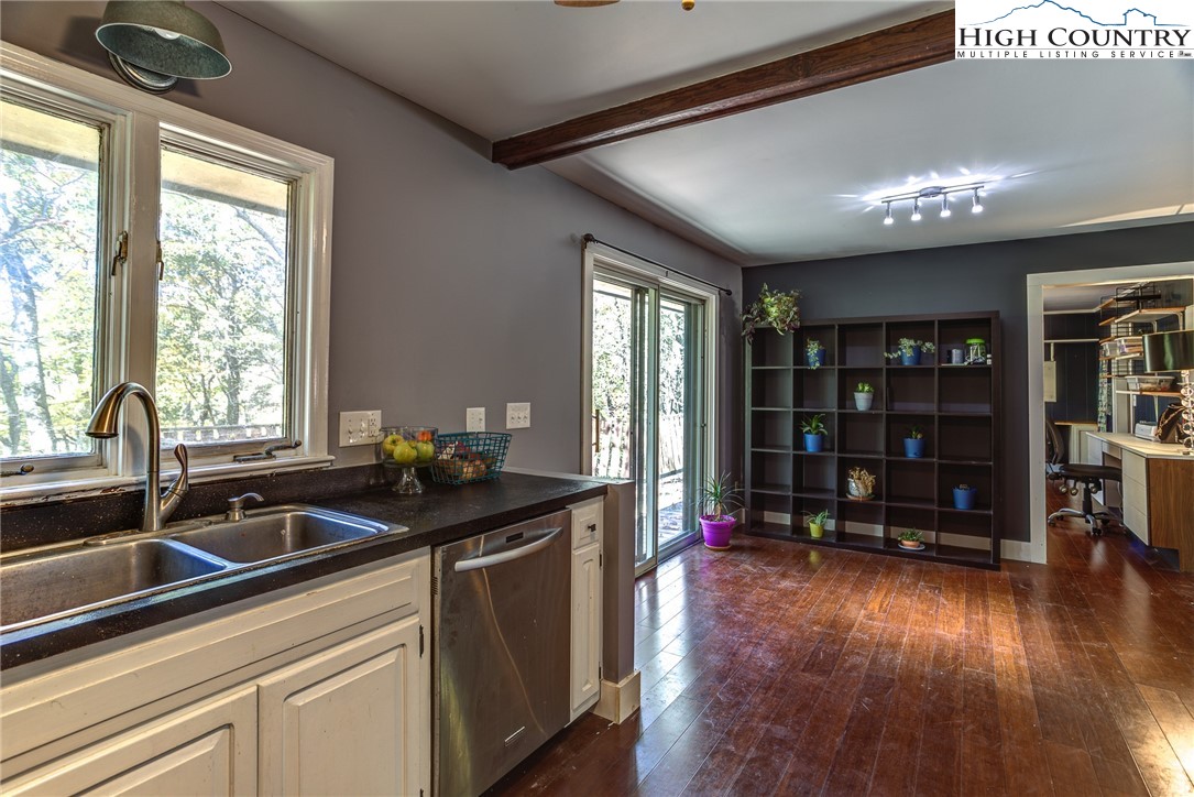 984 7 Oaks Road Boone, NC 28607 - Photo 7 of 36 Gallery Image 7