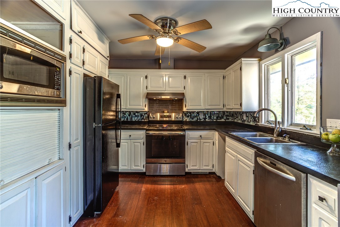 984 7 Oaks Road Boone, NC 28607 - Photo 8 of 36 Gallery Image 8