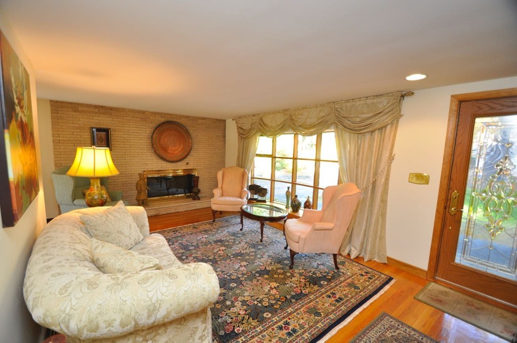 81 Bourque Road Lynnfield, MA 01940 - Photo 2 of 24 Gallery Image 2