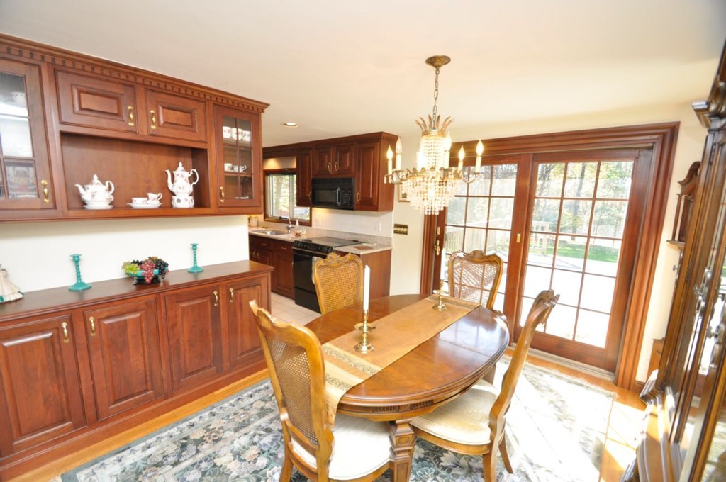 81 Bourque Road Lynnfield, MA 01940 - Photo 3 of 24 Gallery Image 3
