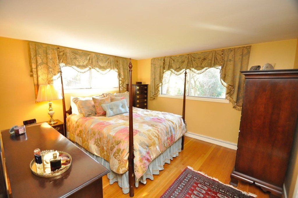 81 Bourque Road Lynnfield, MA 01940 - Photo 5 of 24 Gallery Image 5