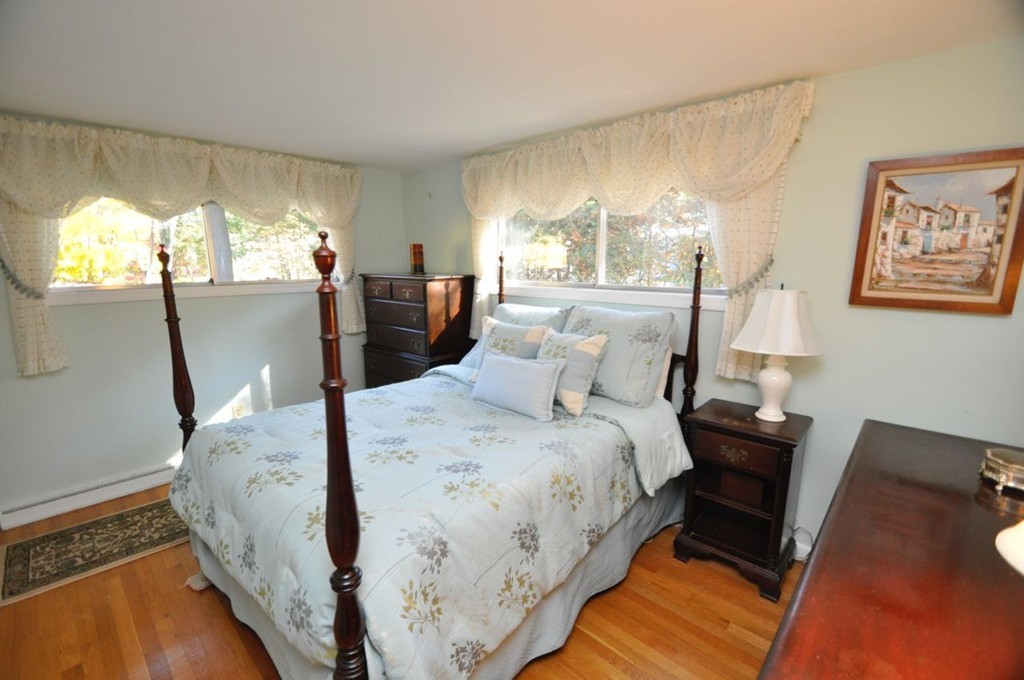 81 Bourque Road Lynnfield, MA 01940 - Photo 6 of 24 Gallery Image 6