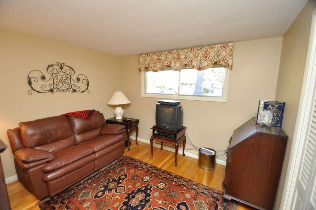 81 Bourque Road Lynnfield, MA 01940 - Photo 7 of 24 Gallery Image 7