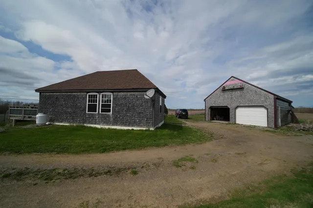 $181,000 | 899 Golden Ridge Road, Sherman, ME 04776