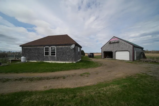 $181,000 | 899 Golden Ridge Road, Sherman, ME 04776