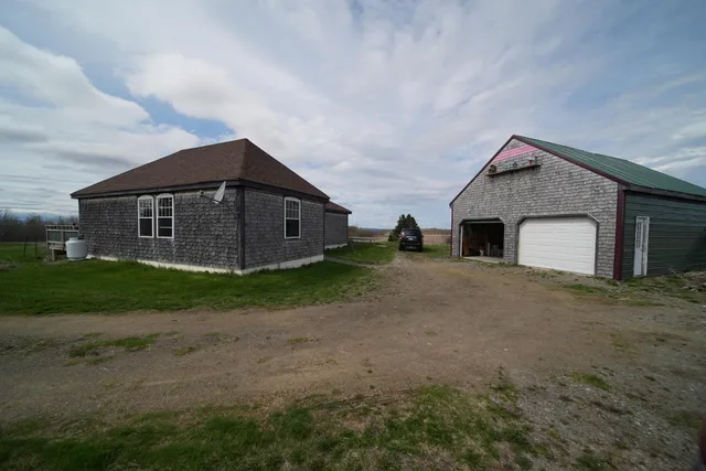 $181,000 | 899 Golden Ridge Road, Sherman, ME 04776