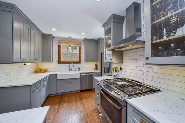 $749,999 | 702 East Illinois Street, Wheaton, IL 60187