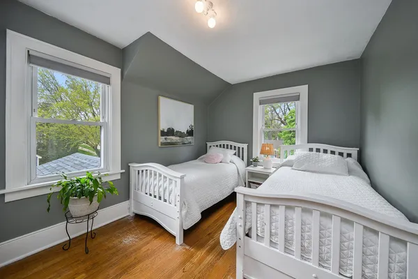 $749,999 | 702 East Illinois Street, Wheaton, IL 60187