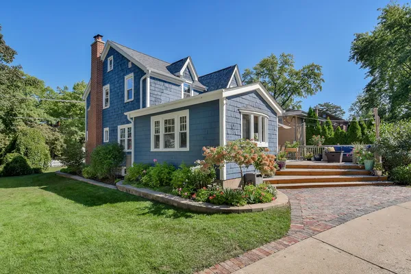 $749,999 | 702 East Illinois Street, Wheaton, IL 60187