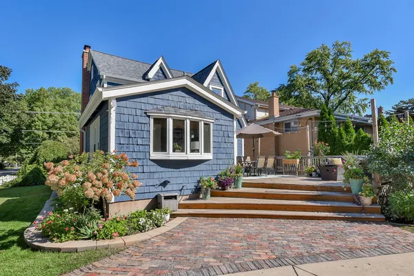 $749,999 | 702 East Illinois Street, Wheaton, IL 60187