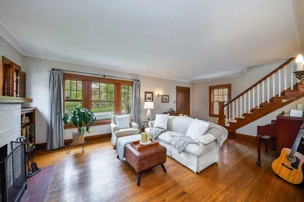 $749,999 | 702 East Illinois Street, Wheaton, IL 60187