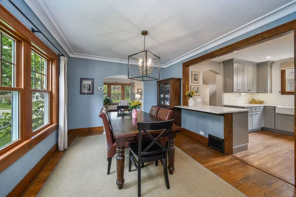 $749,999 | 702 East Illinois Street, Wheaton, IL 60187