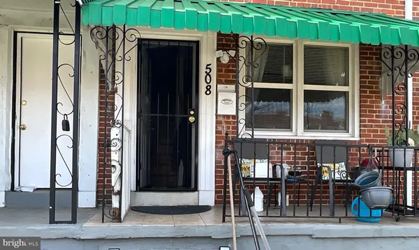 a view of entryway front of house