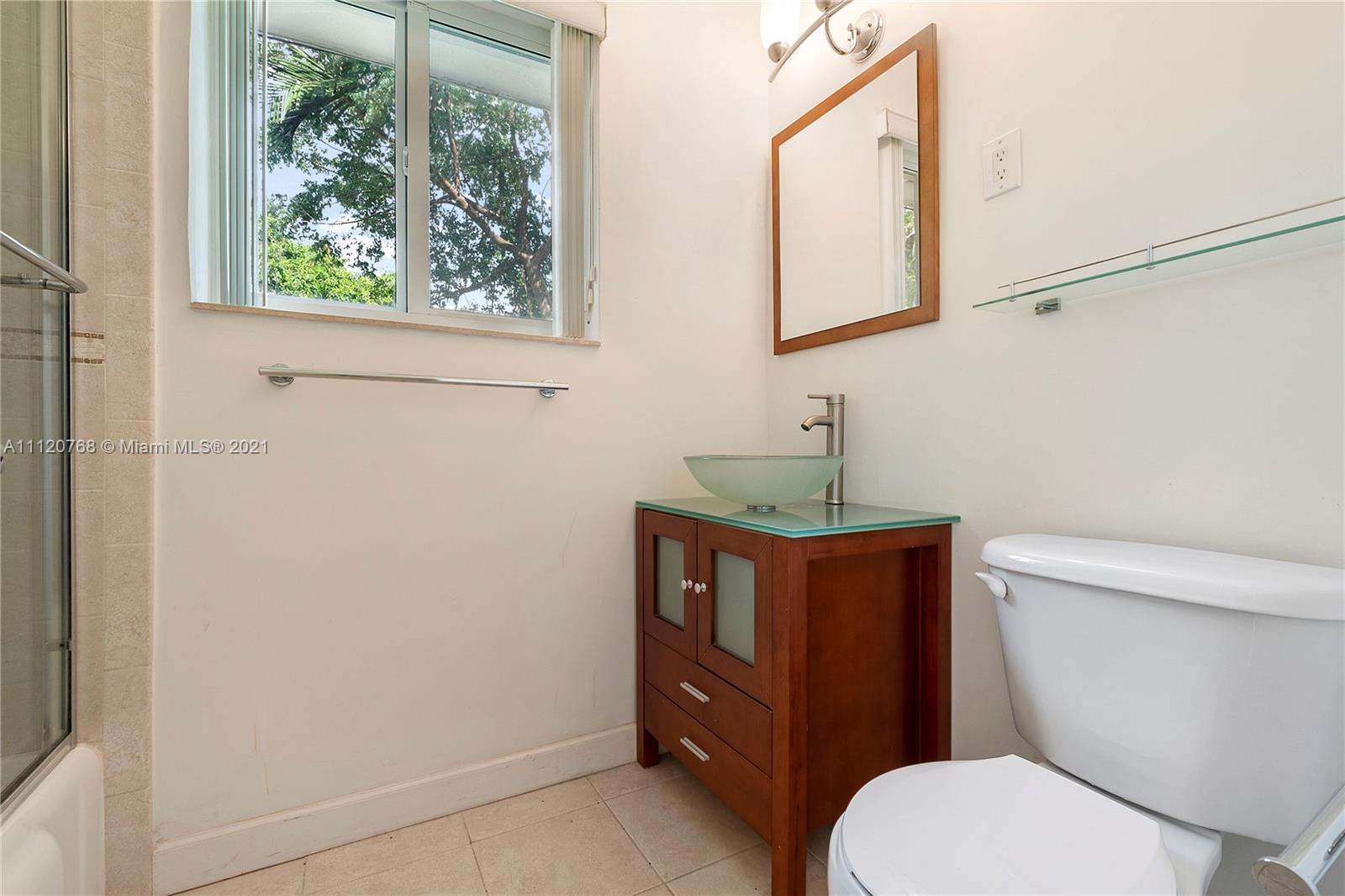 2901 North Bay Road Miami Beach, FL 33140 - Photo 13 of 17