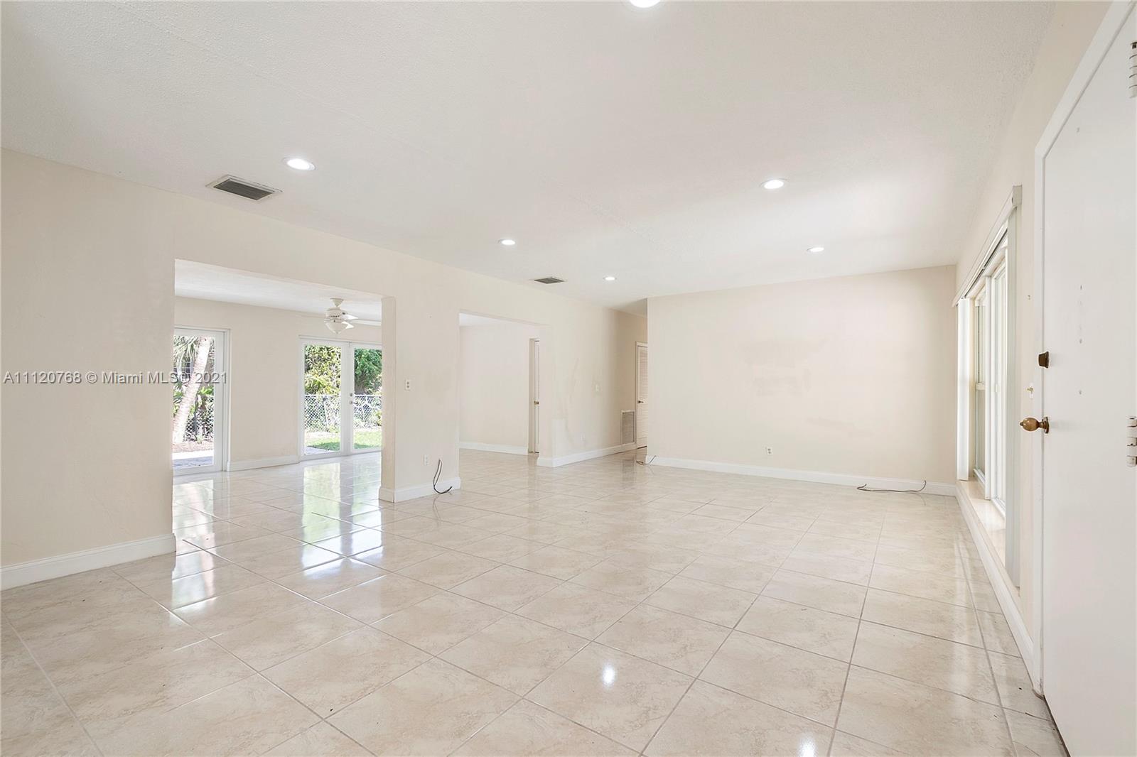 2901 North Bay Road Miami Beach, FL 33140 - Photo 16 of 17