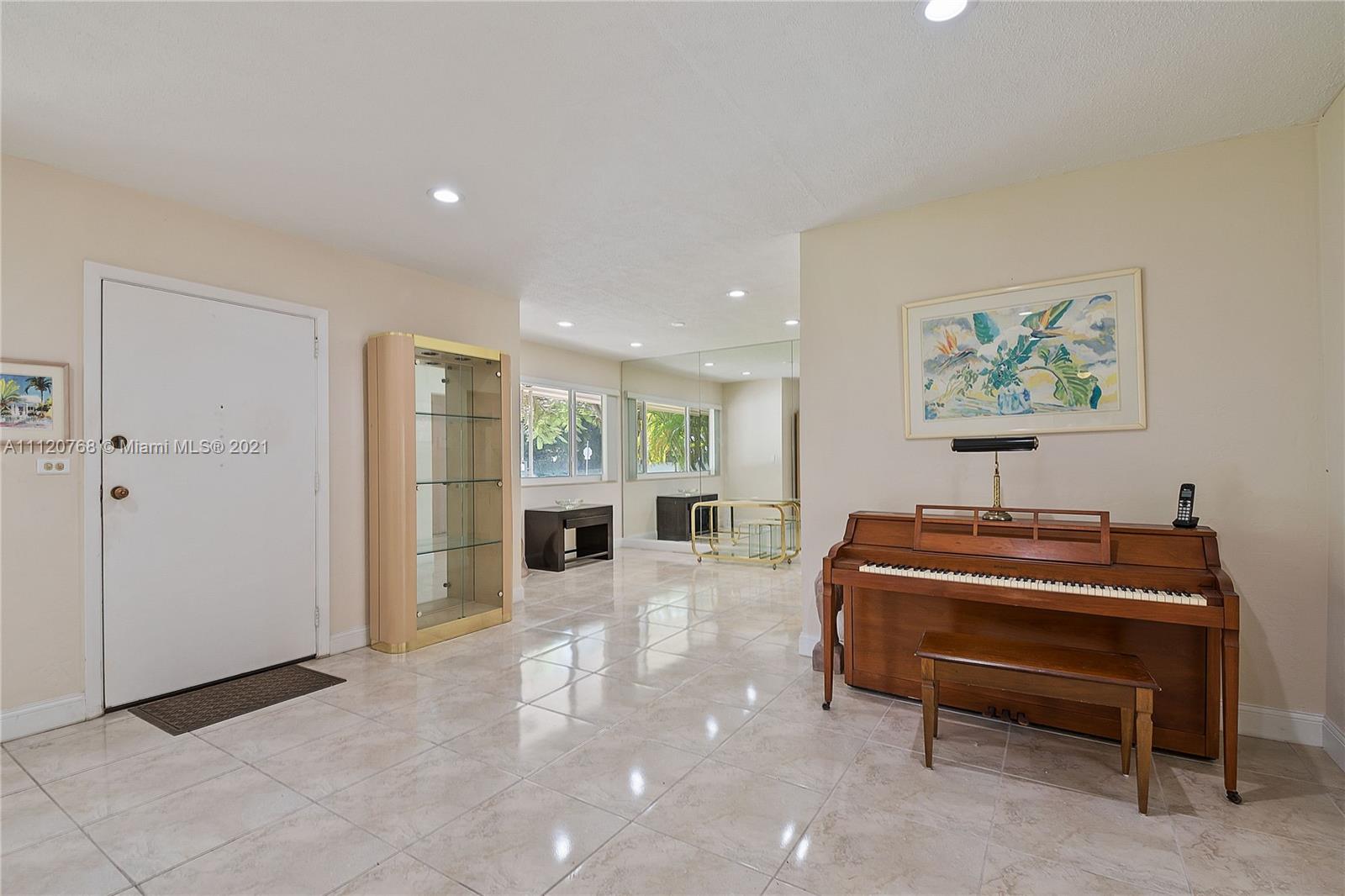 2901 North Bay Road Miami Beach, FL 33140 - Photo 6 of 17