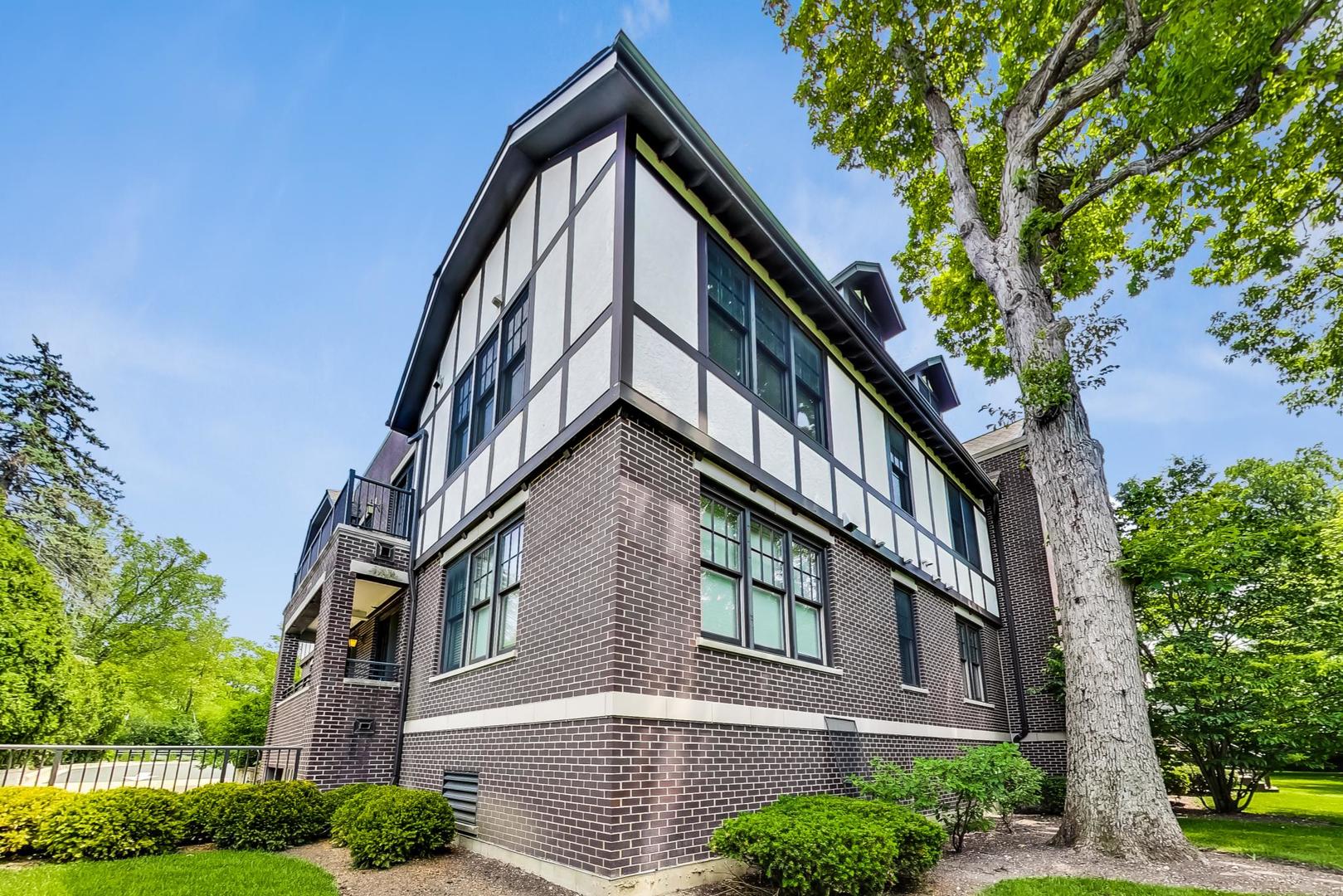 720 Green Bay Road, Unit 2D Winnetka, IL 60093 - Photo 34 of 41 a view of a building