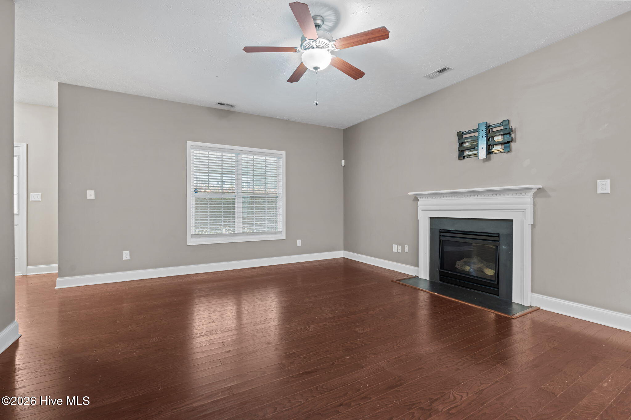 723 North Chapin Road Aberdeen, NC 28315 - Photo 12 of 32 26-web-or-mls-DSC00457