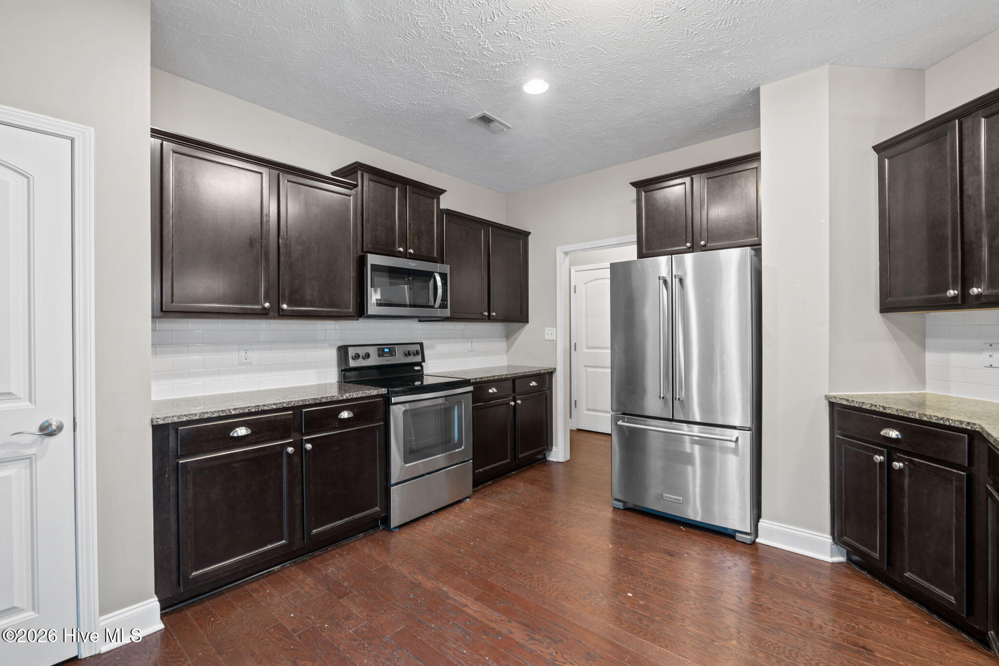 723 North Chapin Road Aberdeen, NC 28315 - Photo 7 of 32 30-web-or-mls-DSC00472