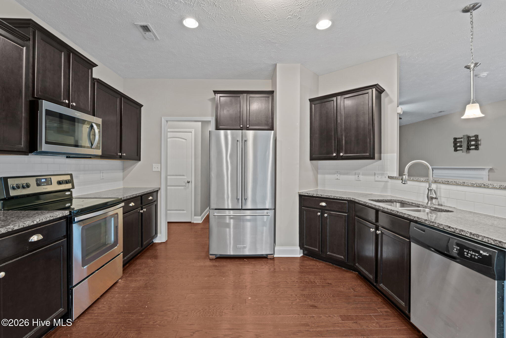 723 North Chapin Road Aberdeen, NC 28315 - Photo 8 of 32 32-web-or-mls-DSC00481