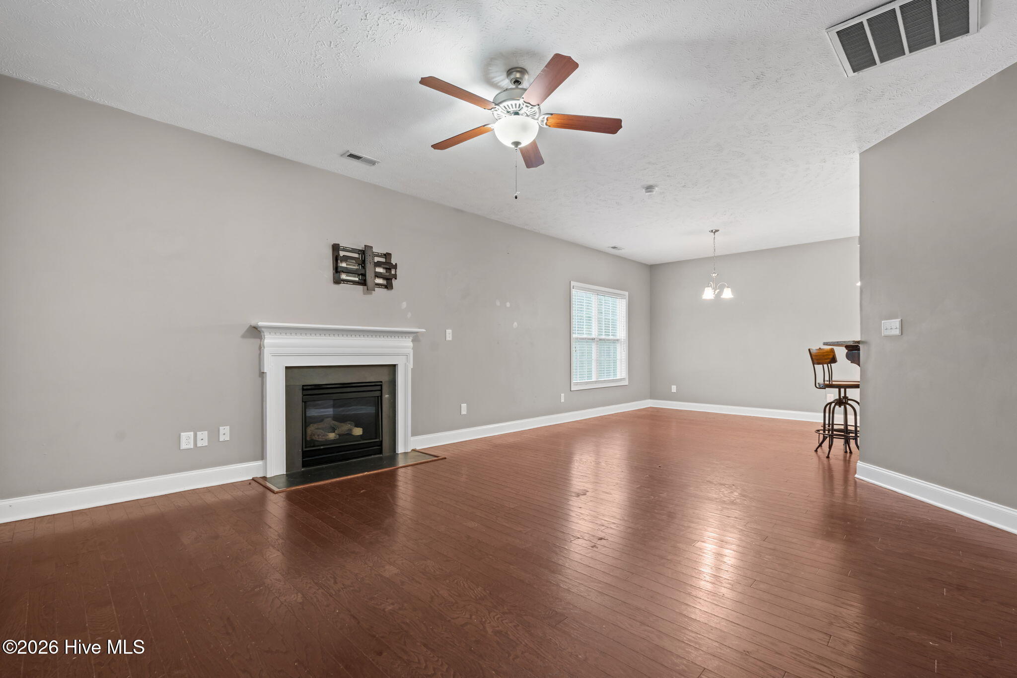 723 North Chapin Road Aberdeen, NC 28315 - Photo 10 of 32 23-web-or-mls-DSC00439