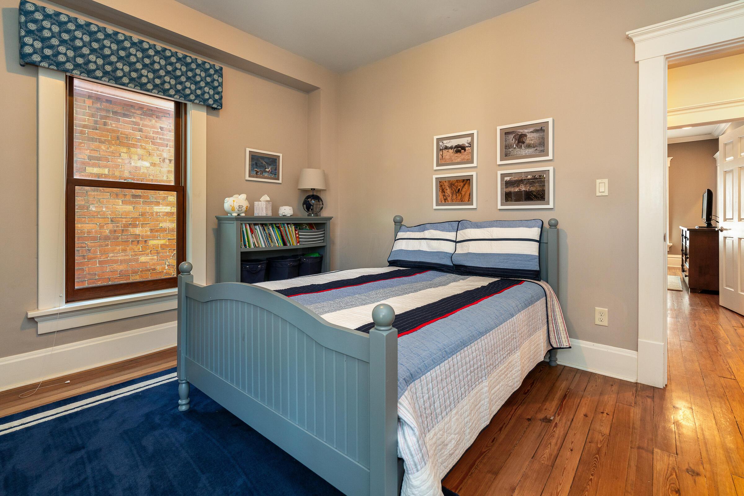 856 Neil Avenue Columbus, OH 43215 - Photo 22 of 42 Bedroom #2