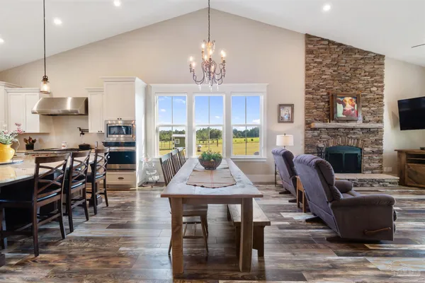 $895,000 | 4425 Dream Acres Road, Molino, FL 32577