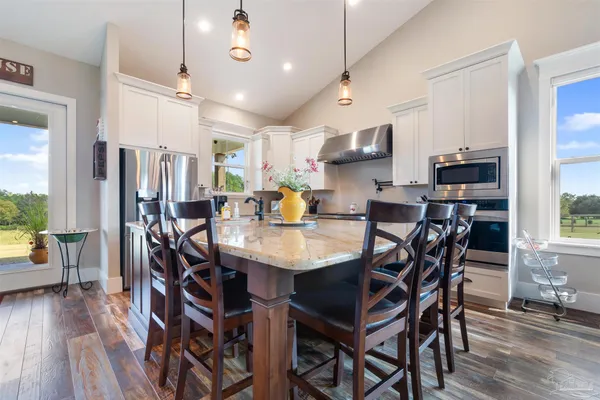 $895,000 | 4425 Dream Acres Road, Molino, FL 32577
