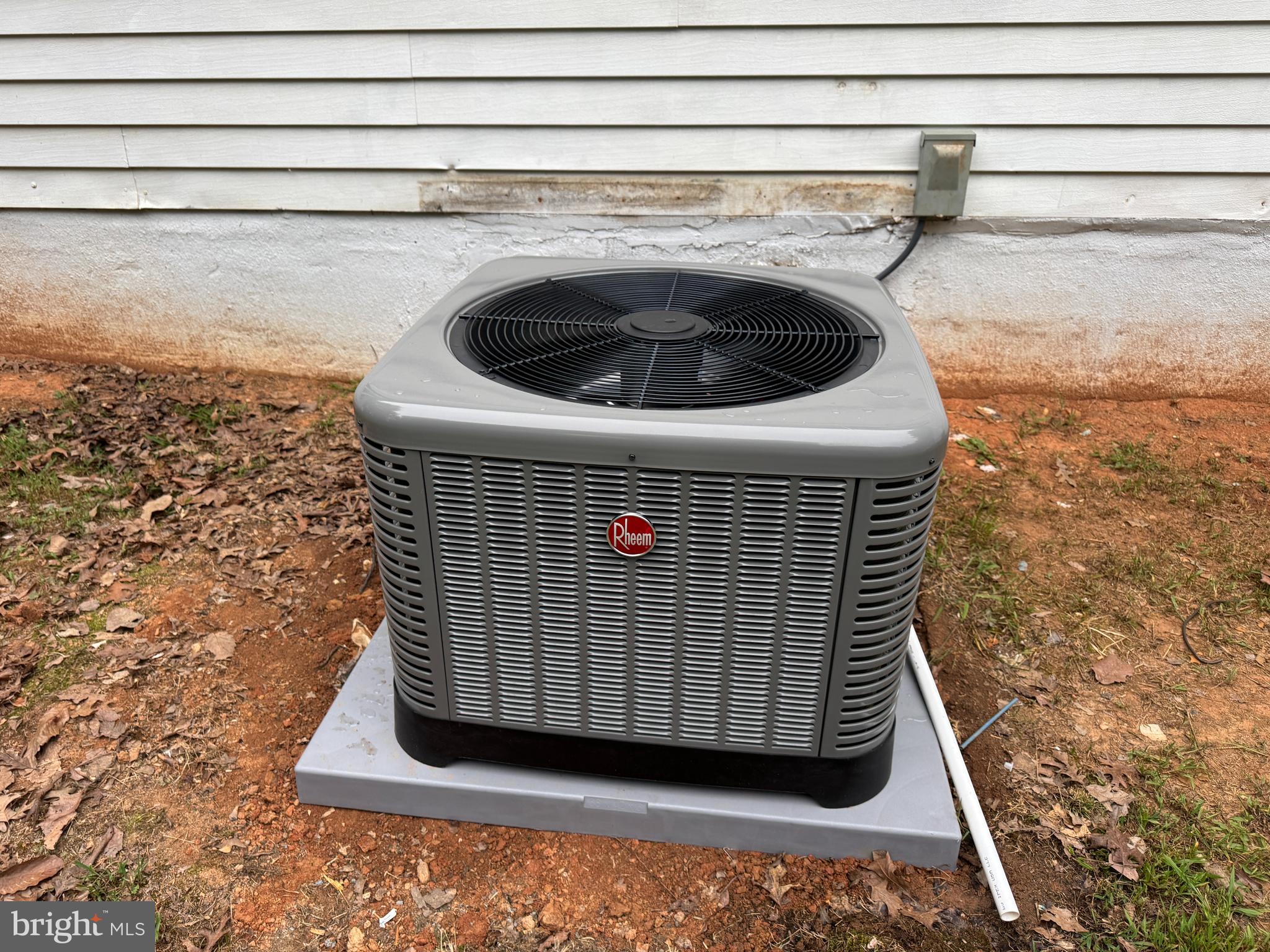 9216 Lawyers Road Spotsylvania, VA 22551 - Photo 19 of 19 a utility room with a washer and dryer