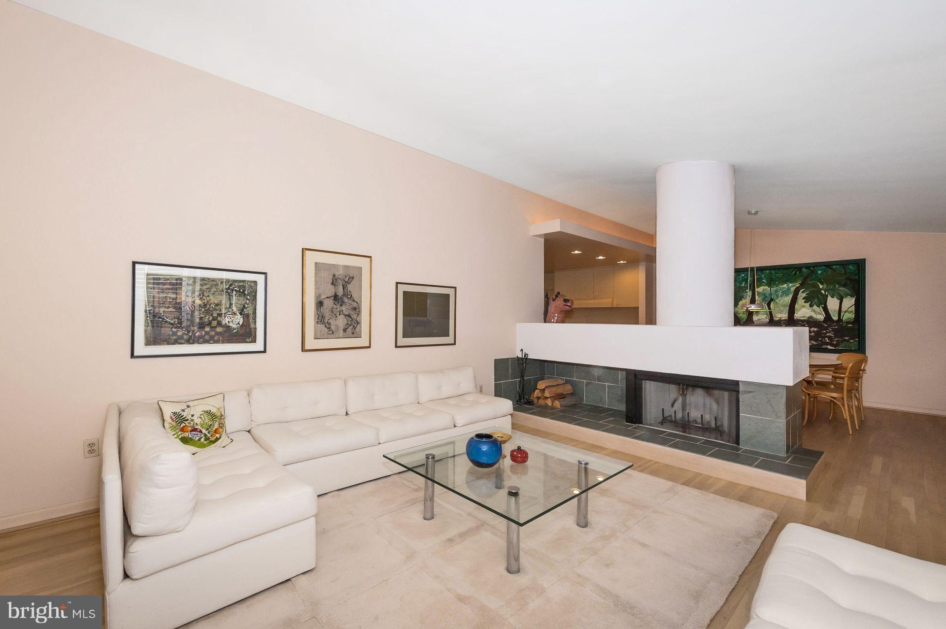 3314 Midfield Road Baltimore, MD 21208 - Photo 2 of 30 Living Room