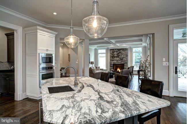 6611 Maugh Road McLean, VA 22101 - Photo 8 of 14 Interior (General)