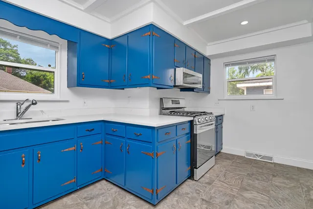 $279,990 | 1057 West Park Front Street, Joliet, IL 60436