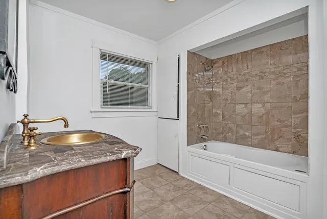 $279,990 | 1057 West Park Front Street, Joliet, IL 60436