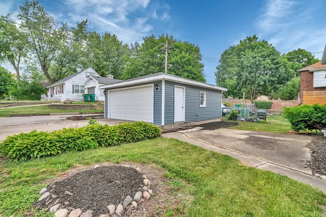 $279,990 | 1057 West Park Front Street, Joliet, IL 60436