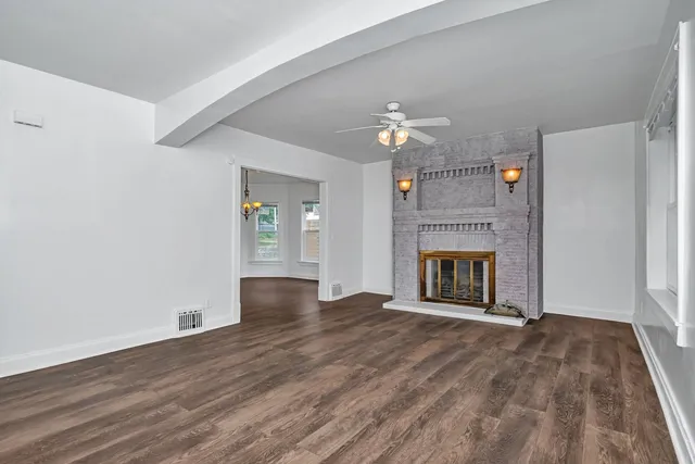 $279,990 | 1057 West Park Front Street, Joliet, IL 60436