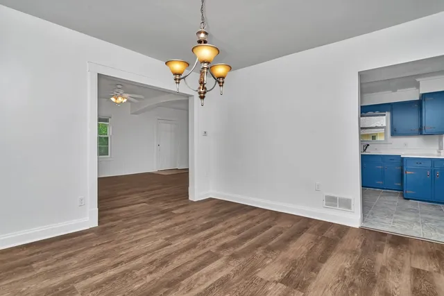 $279,990 | 1057 West Park Front Street, Joliet, IL 60436