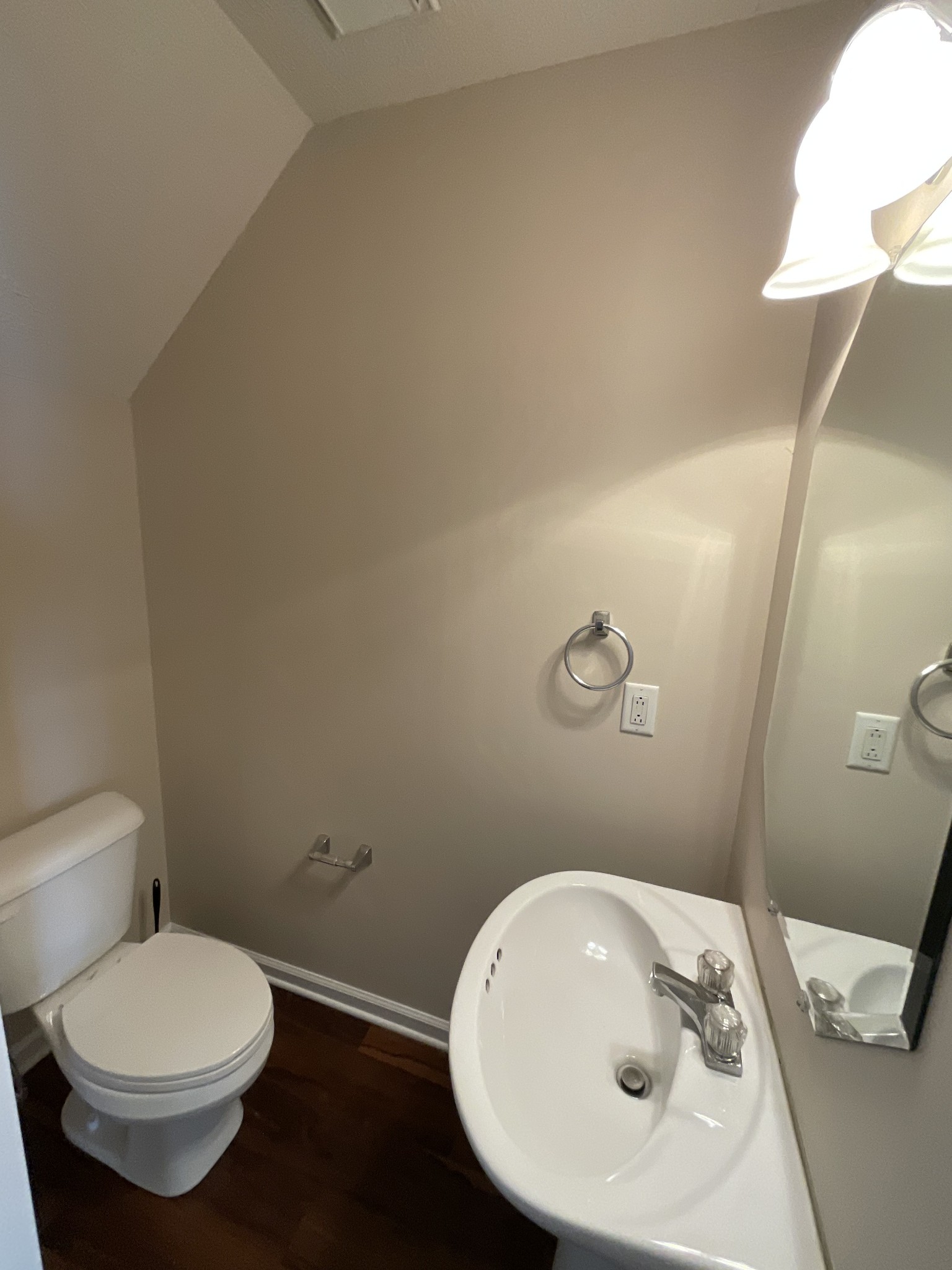 304 Shoshone Place Murfreesboro, TN 37128 - Photo 11 of 29 a bathroom with a sink and a toilet