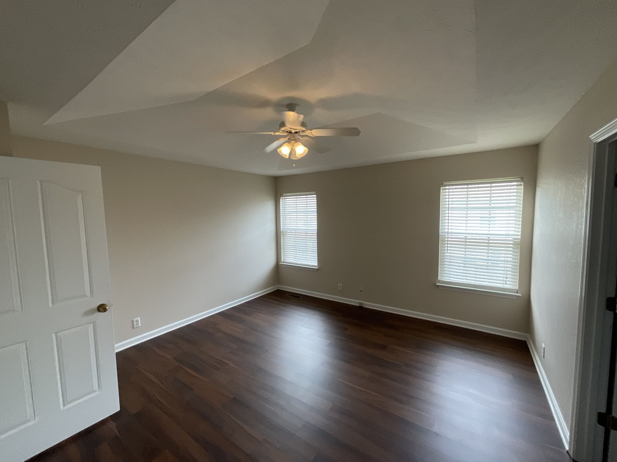 304 Shoshone Place Murfreesboro, TN 37128 - Photo 14 of 29 an empty room with wooden floor and window