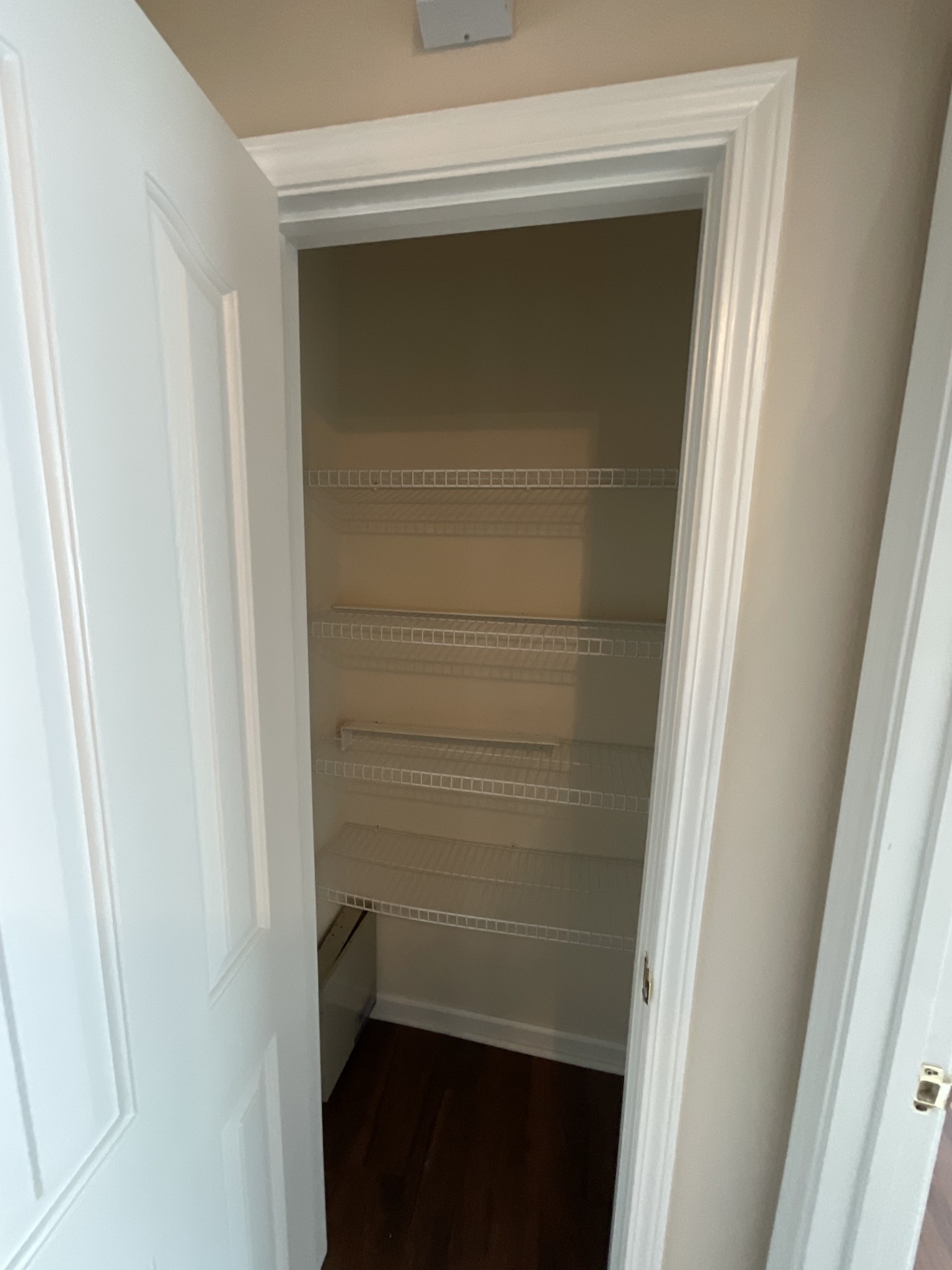 304 Shoshone Place Murfreesboro, TN 37128 - Photo 24 of 29 a view of walk in closet