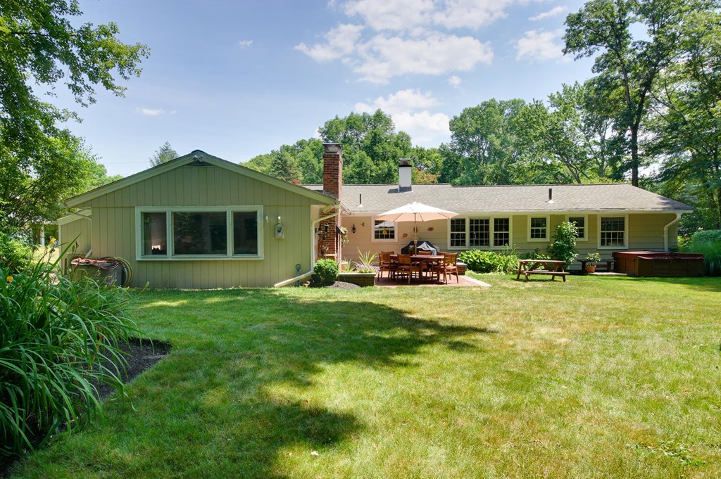 14 Raleigh Road Framingham, MA 01701 - Photo 4 of 30