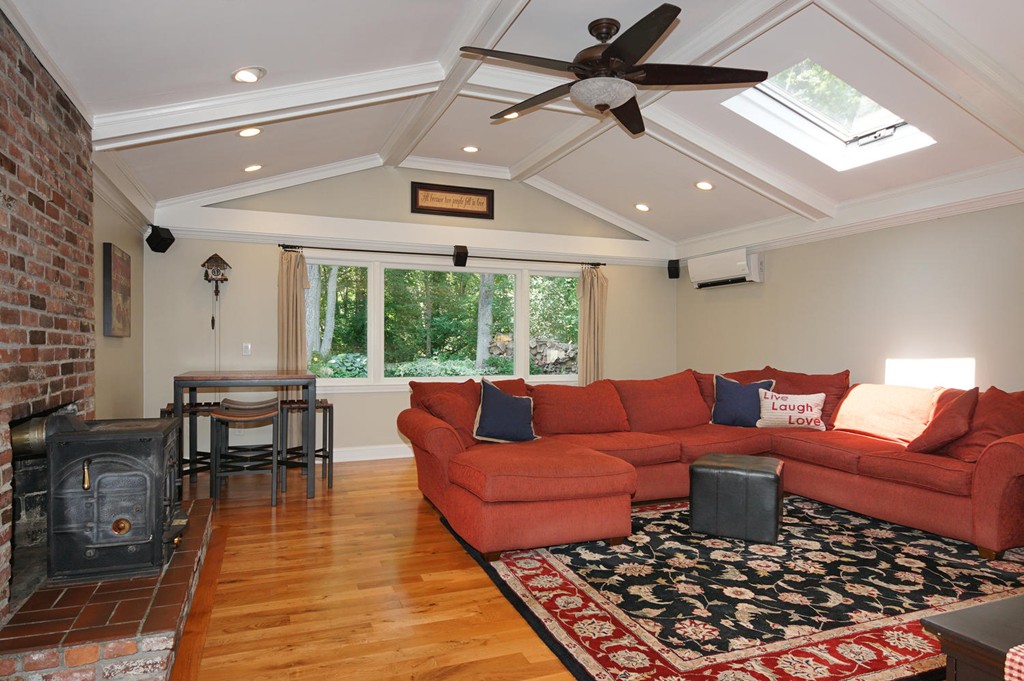 14 Raleigh Road Framingham, MA 01701 - Photo 5 of 30