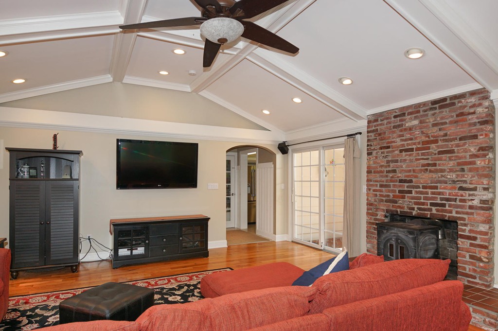 14 Raleigh Road Framingham, MA 01701 - Photo 6 of 30