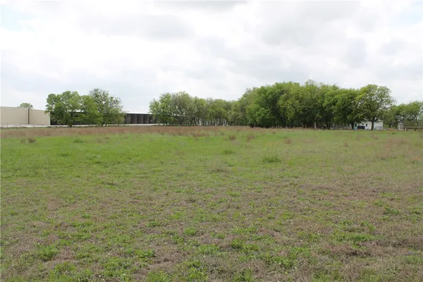 $700,000 | 1725 Spring Valley Road, Hewitt, TX 76643