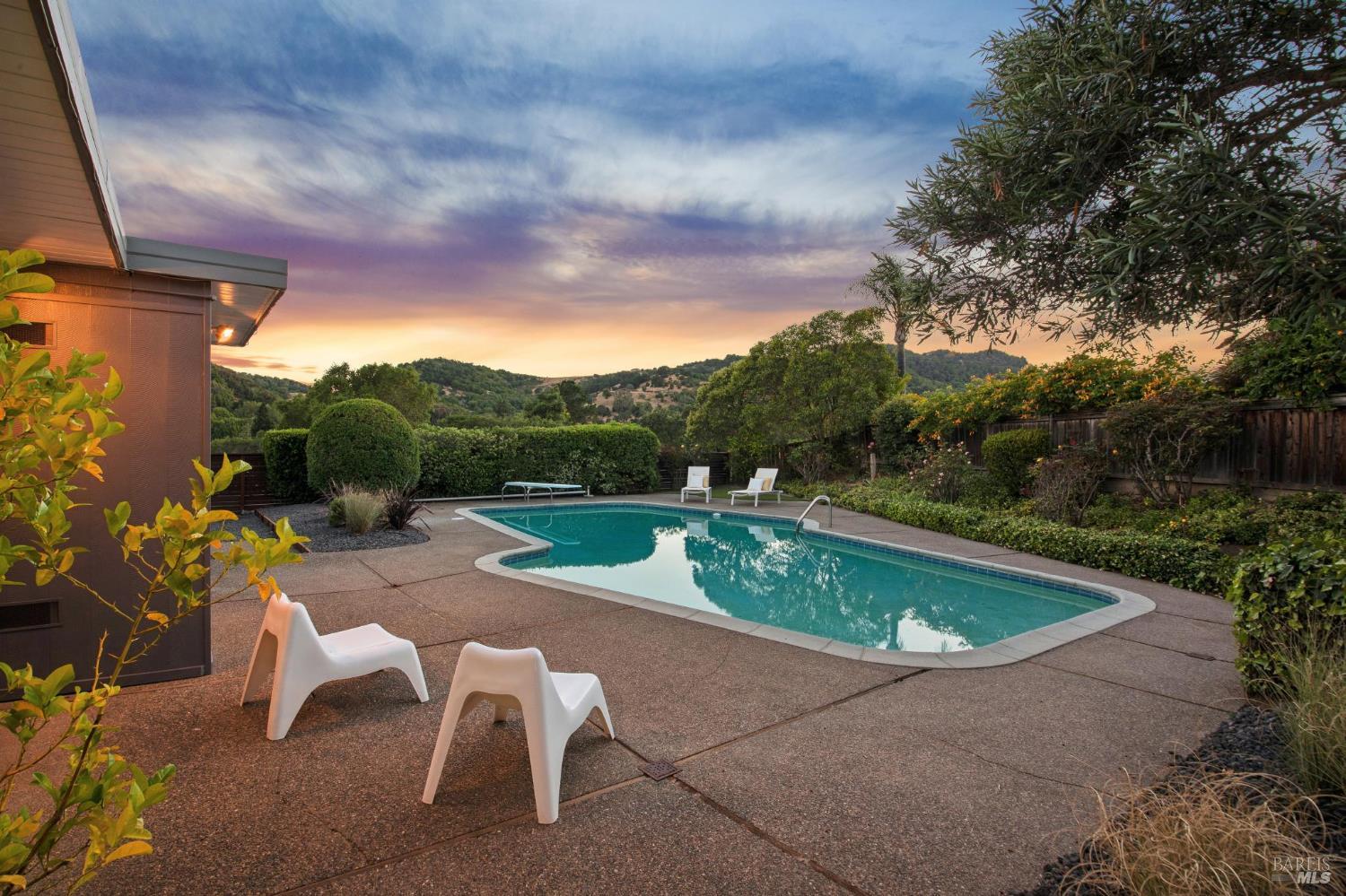 24 Mount Diablo Circle San Rafael, CA 94903 - Photo 3 of 72