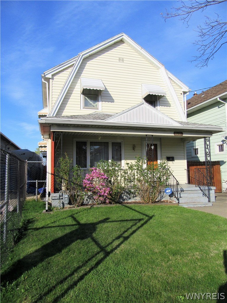 115 Rosedale Street Buffalo, NY 14207 - Photo 1 of 1 Vinyl sided traditional Dutch Colonial with inviti