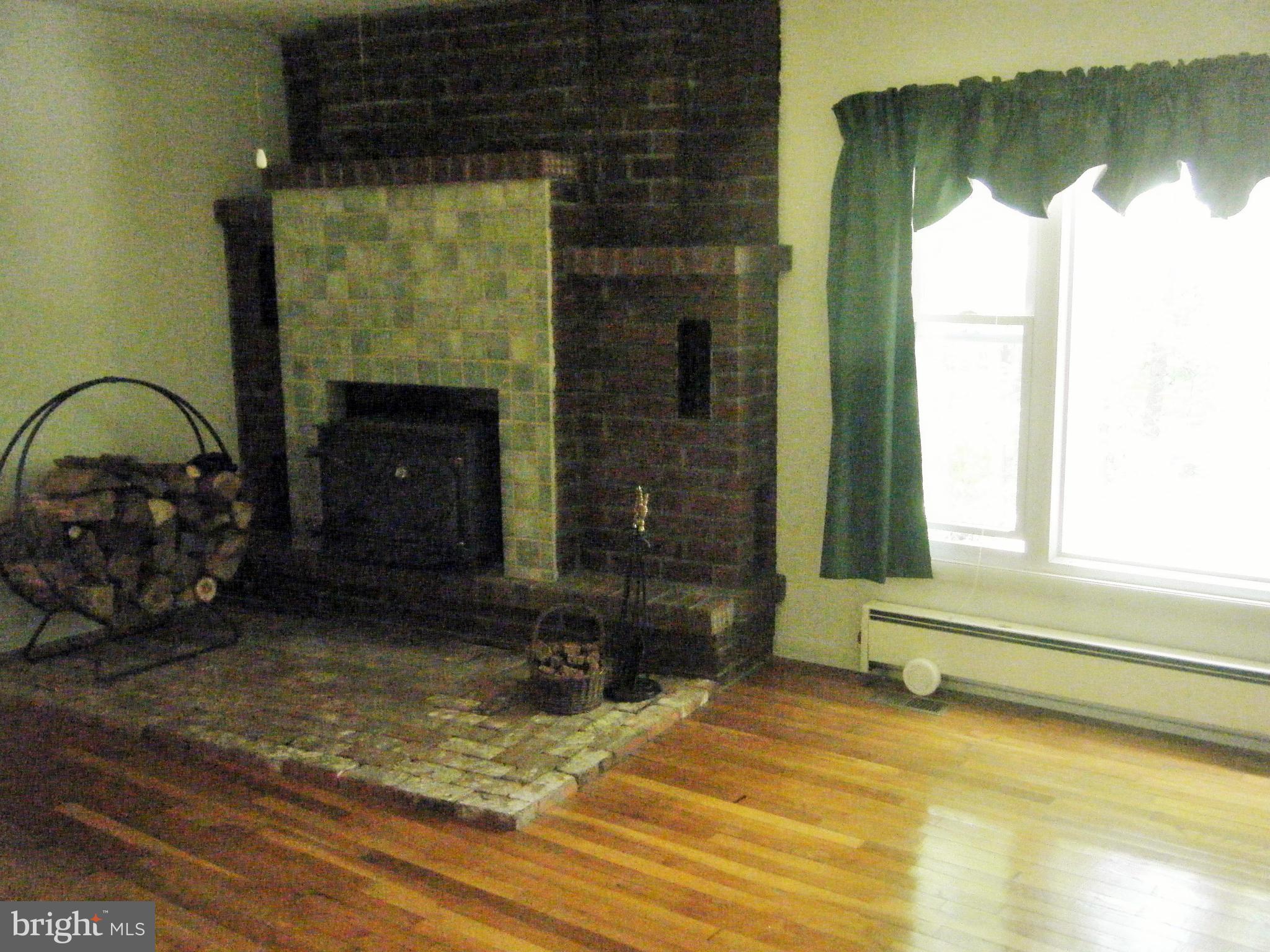 2245 Dr Stitely Road New Windsor, MD 21776 - Photo 5 of 19 Living Room