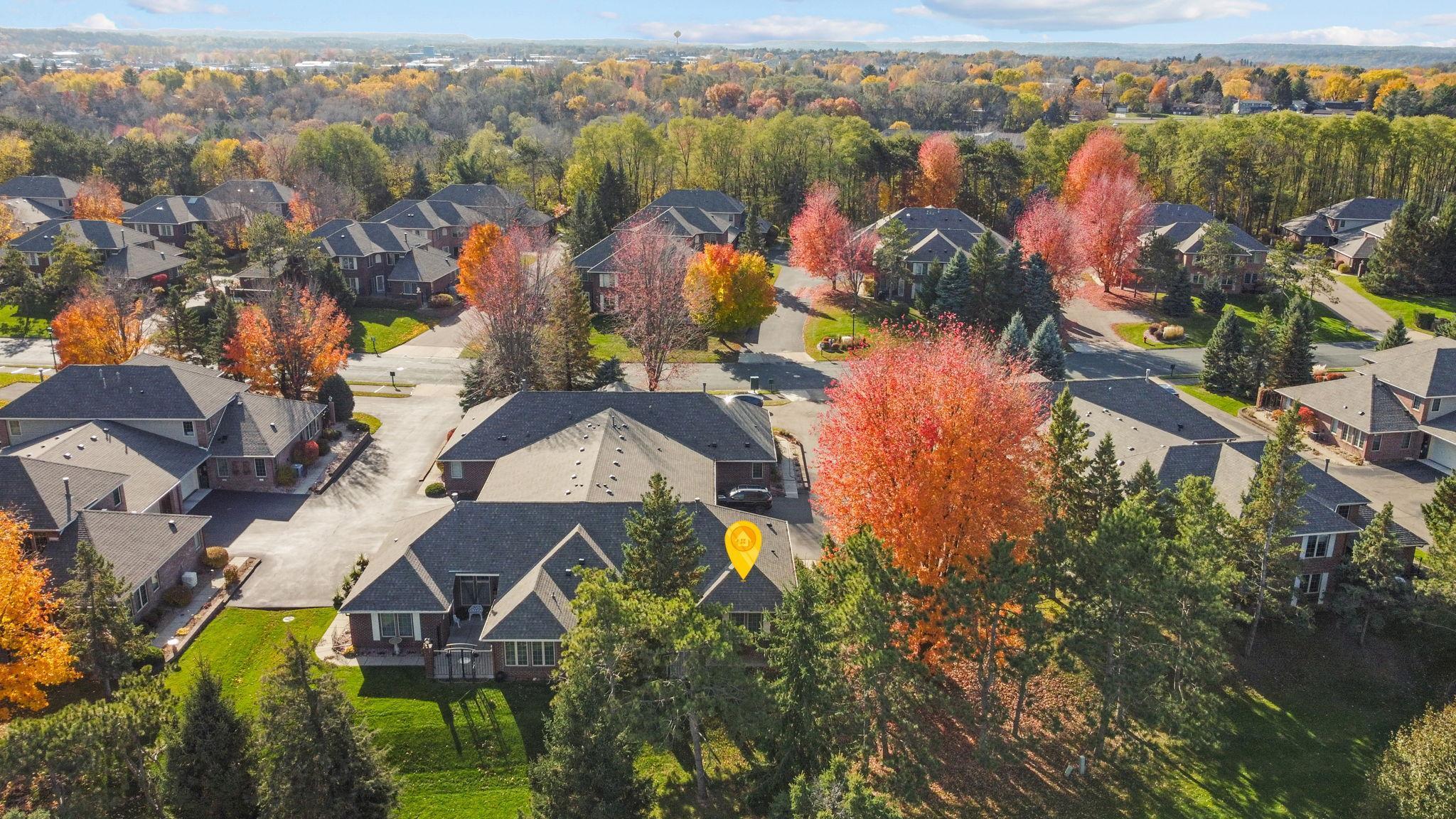 1603 Hunter Hill Road Hudson, WI 54016 - Photo 4 of 30